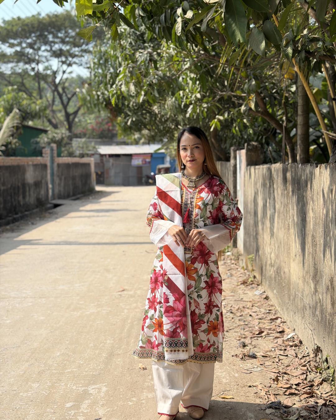 Colourful 3pc - Image 2