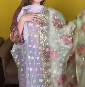 Ball tissue live