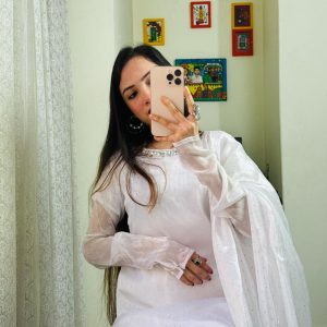 plain wihite three piece
