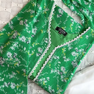 greeny white flora kurti