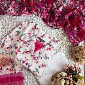 flora muse kurti